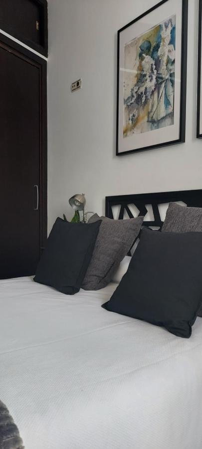 Apartamentos Los Descalzos Free Parking รอนดา ภายนอก รูปภาพ